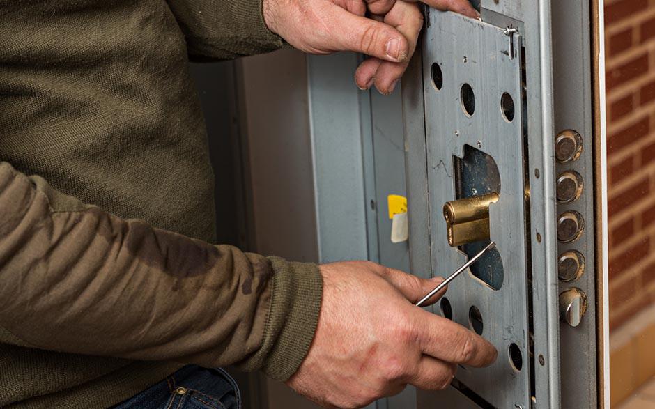 changer cylindre serrure Deuil-la-Barre
